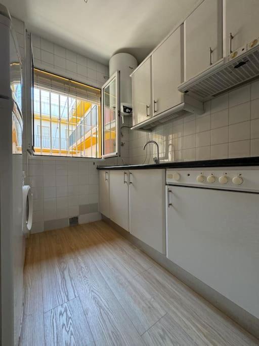 Apartamento En San Bernardo, El Barrio Torero إشبيلية المظهر الخارجي الصورة